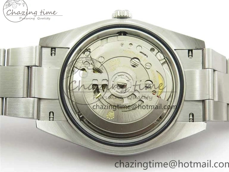 1103 Casual Oyster Perpetual 41mm 124300 EWF Best Edition Red Dial on SS Bracelet A 2856